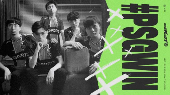 社区义诊义剪活动温暖老人心灵